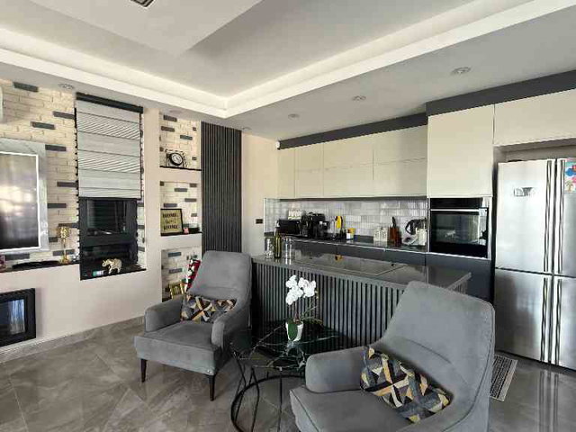 SÜLEK'TE SATILIK MÜSTAKİL TRİPLEX VİLLA