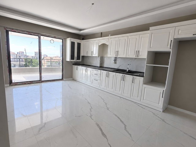 TECDE ANA CADDE ÜZERİNDE 180 M² POLAT İNŞAAT 1. KAT 4+1 SATILIK.
