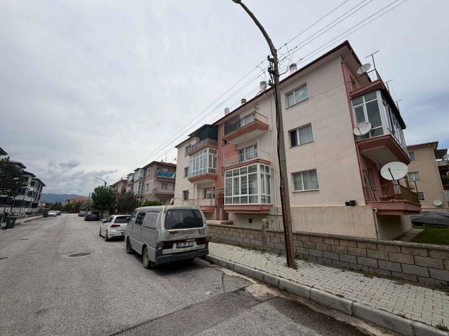REMAX DEM'DEN ERGENEKON MAHALLESİNDE 3+1 SATILIK DAİRE