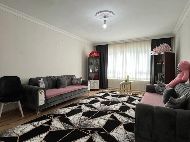 DEREBOYU CADDESİ'NDE MERKEZİ KONUMDA 2+1 KİRALIK DAİRE