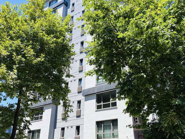 KOZYATAĞI MAHALESİNDE YAPIMI YENİ TAMAMLANAN APARTMANDA ARA KAT ÖN CEPHE KİRALIK DAİRE
