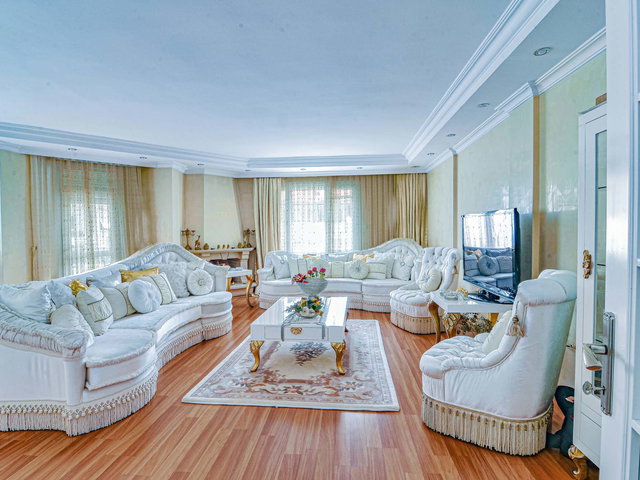 YASEMIN KURT’DAN FLORYADA SATILIK DAIRE