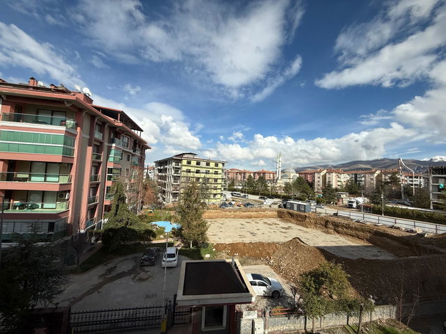FAHRİKAYAHAN TURGUT ÖZAL MAH. ARAKAT HASARSIZ