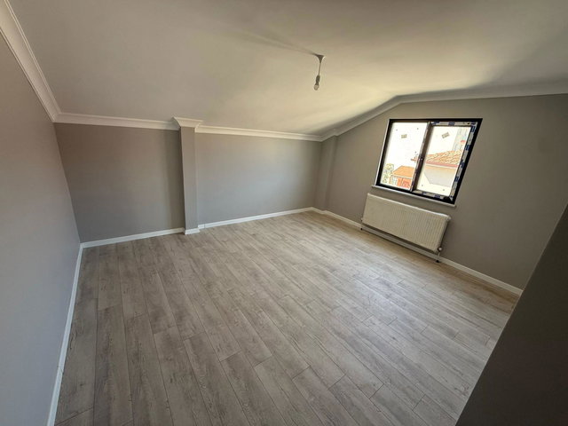 ÇAYIROVA MAH FATİH CAD GİRİŞİNDE İSKANLI 3+1 DUBLEX DAİRE