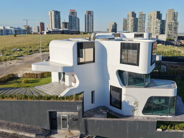 İNCEK'TE ÖZEL TASARIM SATILIK 3 KATLI 7+2 PRESTİJLİ MÜLK!