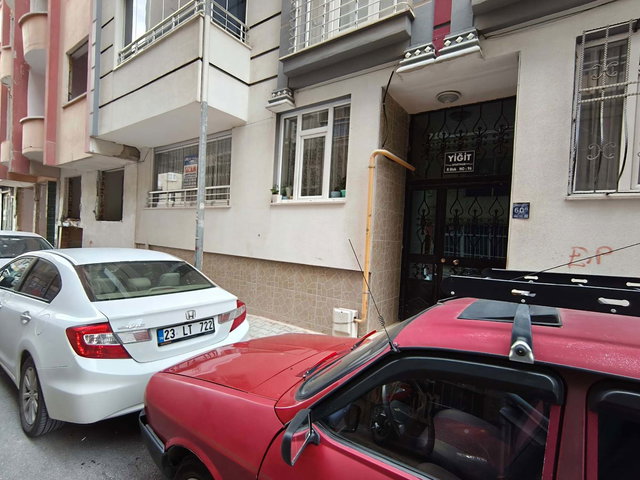 RE/MAX DEĞİŞİM-NAİLBEY MAH.ASANSÖRLÜ GİRİŞ KAT DAİRE
