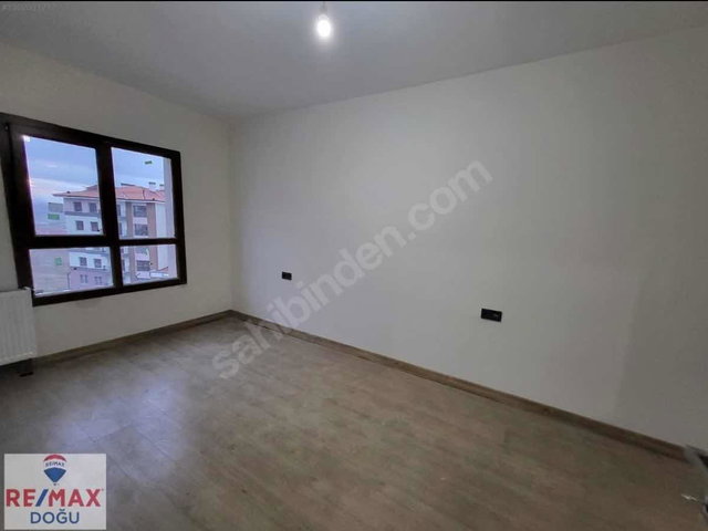 REMAX DOĞU'DAN YEMİŞLİK 13 ETAP SIFIR 3+1 KİRALIK DAİRE