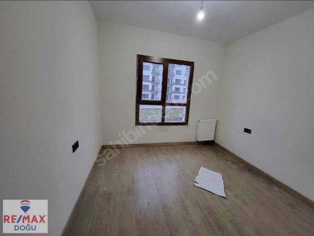 REMAX DOĞU'DAN YEMİŞLİK 13 ETAP SIFIR 3+1 KİRALIK DAİRE