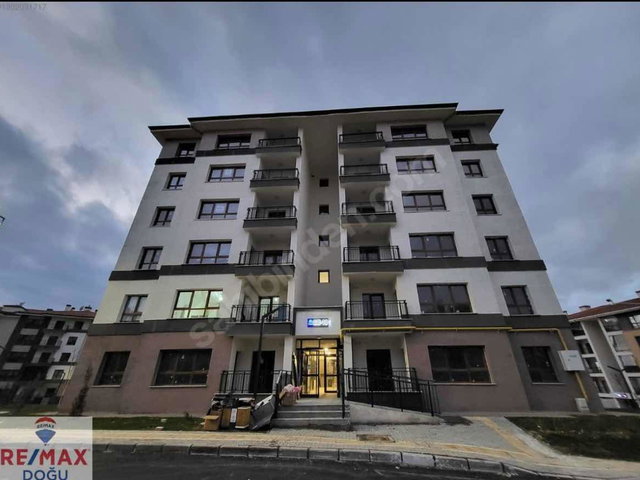 REMAX DOĞU'DAN YEMİŞLİK 13 ETAP SIFIR 3+1 KİRALIK DAİRE