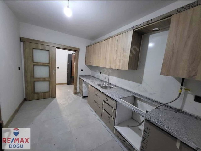 REMAX DOĞU'DAN YEMİŞLİK 13 ETAP SIFIR 3+1 KİRALIK DAİRE