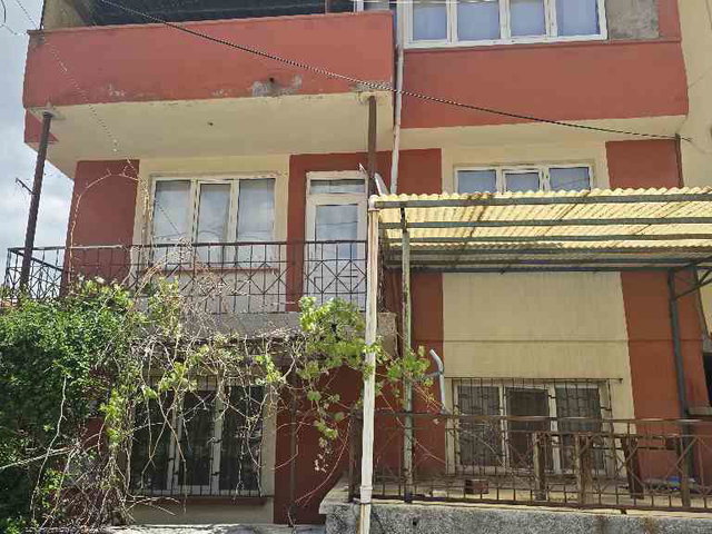 YARENLER MAHALLESİ KOMPLE SATILIK BİNA
