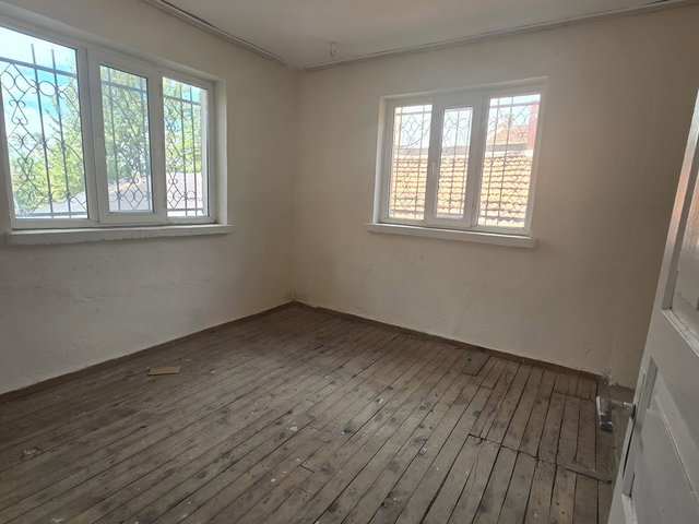 YARENLER MAHALLESİ KOMPLE SATILIK BİNA