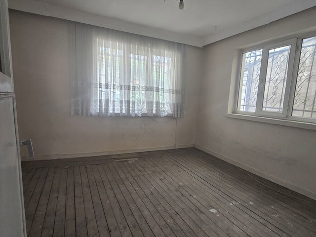 YARENLER MAHALLESİ KOMPLE SATILIK BİNA
