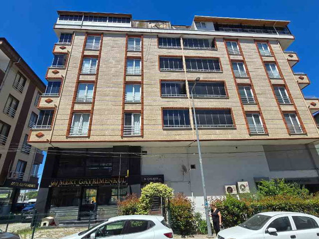SİLİVRİ MERKEZDE GENİŞ TERASLI SATILIK DUBLEKS DAİRE