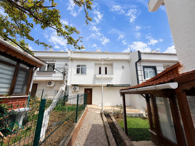 MARMARAEREĞLISI BIRKENT TATIL SITESI 5+1 EŞYALI TRIPLEKS VILLA