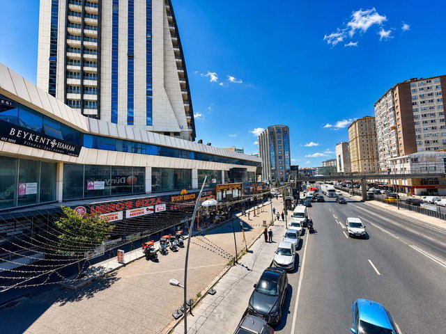 ERESIN YAŞAM MERKEZINDE BEYKENT METROBÜS 4 DK - 78 M² HOME OFIS