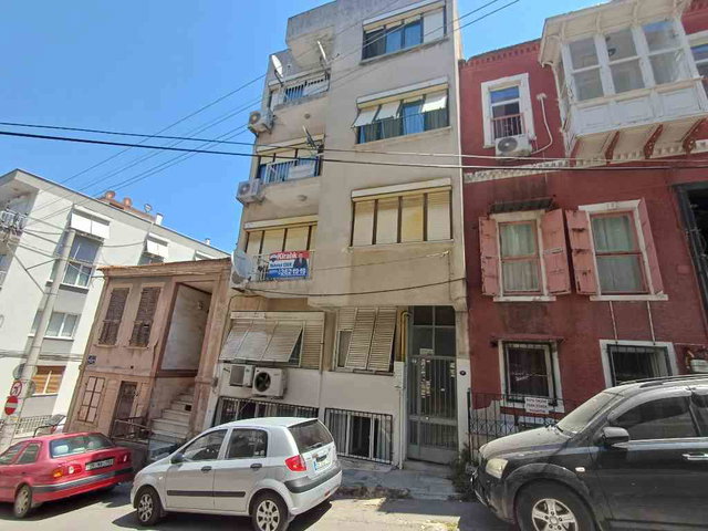 KÜÇÜKYALIDA CEYSU CEYLAN SOKAKTA CADDEYE ÇOK YAKIN 2+1 BOŞ DAİRE