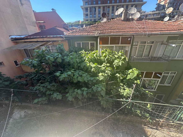 ÜSKÜDAR MERKEZİ KONUMDA 2+1 KİRALIK DAİRE