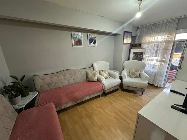 ÜSKÜDAR MERKEZİ KONUMDA 2+1 KİRALIK DAİRE