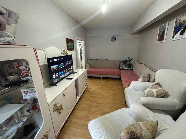 ÜSKÜDAR MERKEZİ KONUMDA 2+1 KİRALIK DAİRE