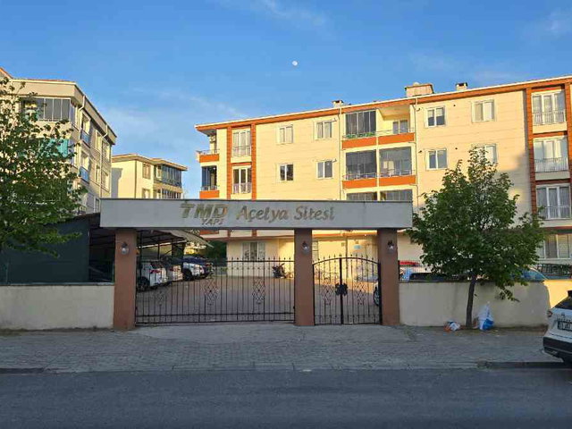 ZAFER MAHALLESİNDE AÇELYA SİTESİNDE KİRALIK 3+1 ARAKAT DAİRE