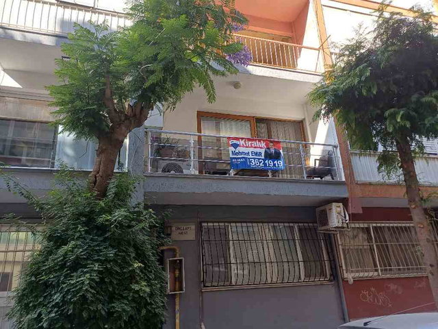 ALAYBEY TERSANE SOKAĞINDA DOĞALGAZLI 3+1 BOŞ DAİRE