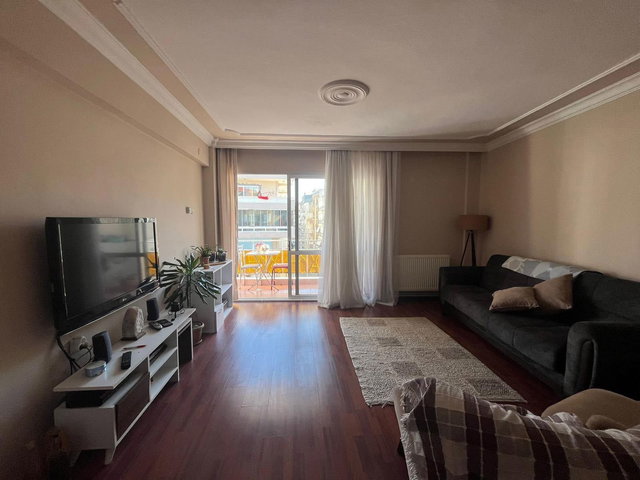 8 GONCALAR MAHALLESİ’NDE SATILIK GENİŞ 3+1 DAİRE