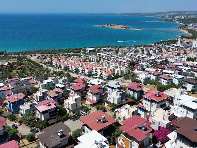 MAVİ BOĞAZİÇİ SİTESİ'NDE DENİZ MANZARALI 4+1 TAM MÜSTAKİL VİLLA