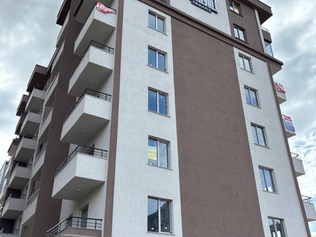 REMAX ARTIS'DEN KOMBINA CADDESINDE KIRALIK 1+1 DAIRE