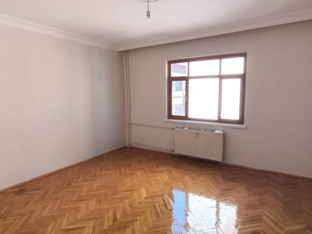 İPEK CADDESİNDE ŞÖMİNELİ 3+1  KİRALIK DAİRE
