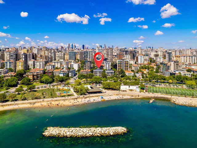 SUADIYE SAHIL'DE PRESTIJLI KONUM 180M² NET 3+1 LÜKS YALI DAIRESI