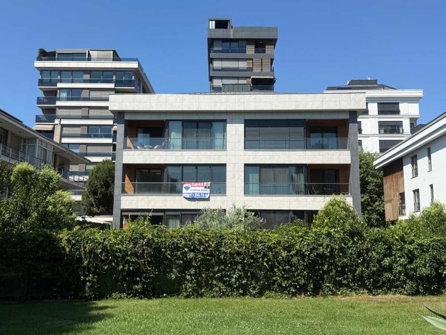 SUADIYE SAHIL'DE PRESTIJLI KONUM 180M² NET 3+1 LÜKS YALI DAIRESI