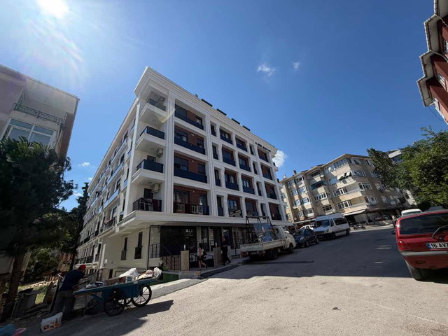 MEKTEP CADDESINDE SIFIR DENIZ MANZARALI 3+2 SATILIK DUBLEKS