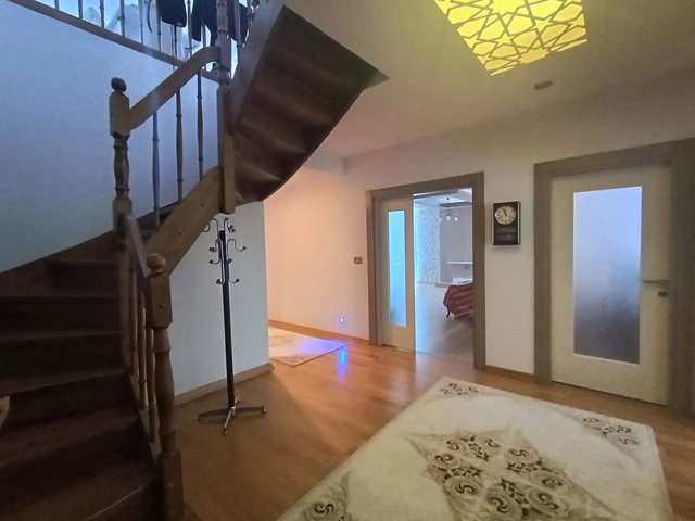 RE/MAX DEĞİŞİM'DEN CUMHURİYET MAHALESİNDE KOÇ İLKOKULU KARŞISINDA TURKUAZ SİTESİ LİFE  KİRALIK