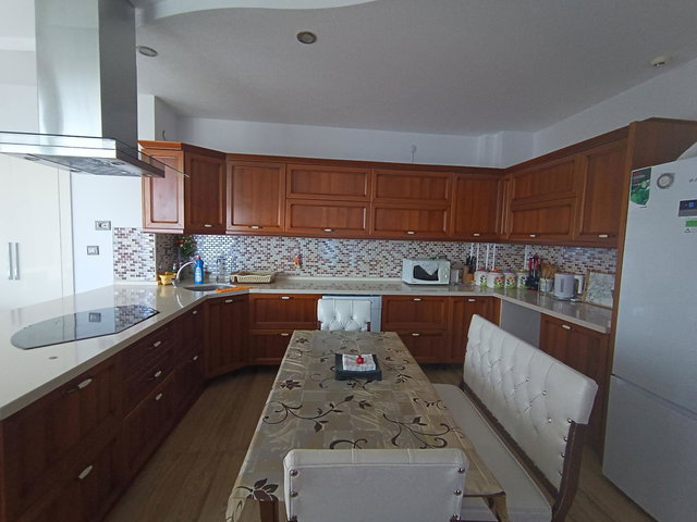 RE/MAX DEĞİŞİM'DEN CUMHURİYET MAHALESİNDE KOÇ İLKOKULU KARŞISINDA TURKUAZ SİTESİ LİFE  KİRALIK