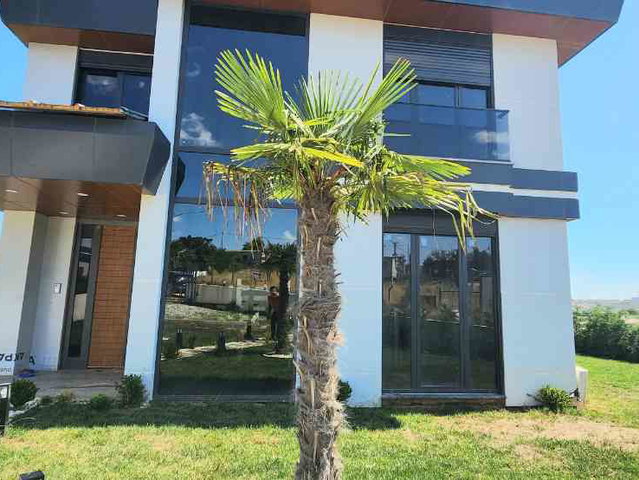TUZLA TEPEÖREN DE MÜSTAKIL HAVUZLU VILLA