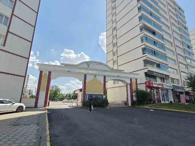 TEMA PARK CİVARI ÇARKANAT MER SİTESİ'NDE SATILIK 3+1 DAİRE