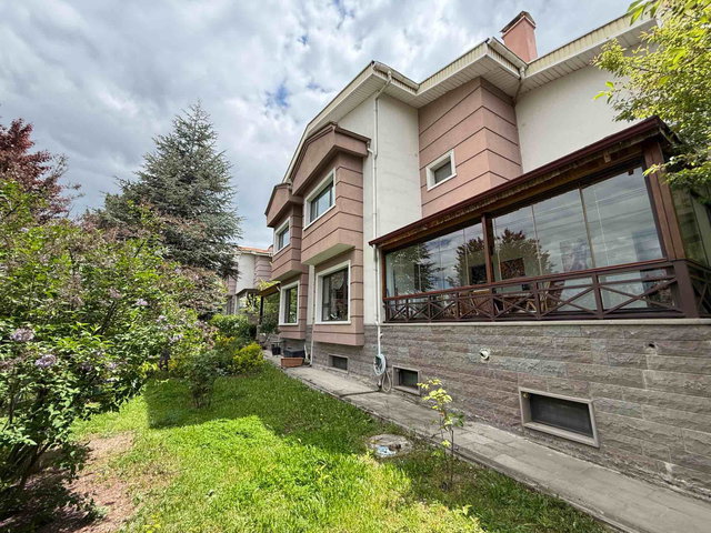 PARK CADDESİ AYDORUK VİLLALARI SATILIK 5+2 VİLLA!