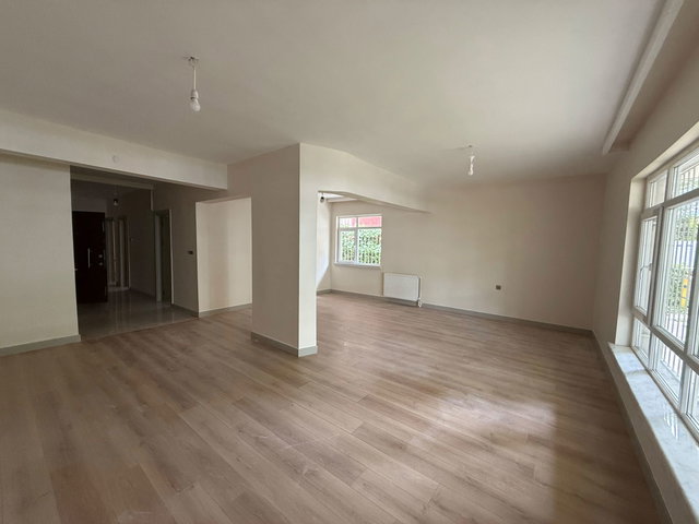 TUNALI HİLMİDE YENİLENMİŞ SATILIK 2+1 DAİRE!