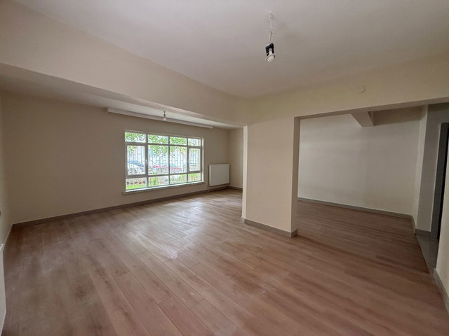 TUNALI HİLMİDE YENİLENMİŞ SATILIK 2+1 DAİRE!
