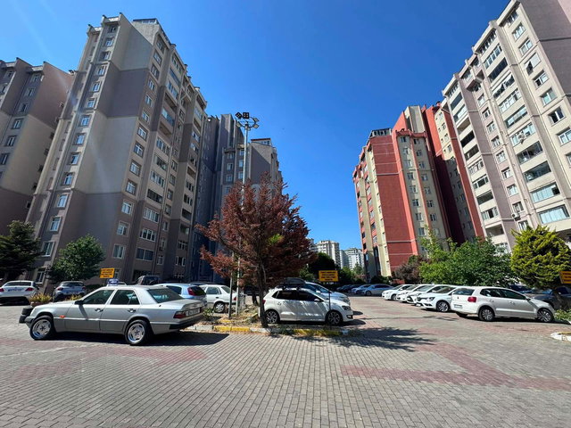 KOÇ OKULUNUN YANINDA ÖNÜ AÇIK GENİŞ 2+1 DAİRE