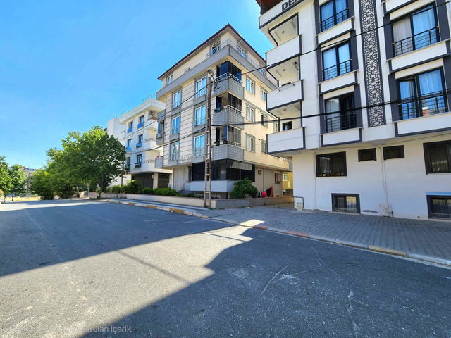SANCAKTEPE SEVENLER CADDESİ'NDE METROYA YAKIN 3+1 DUBLEKS DAİRE