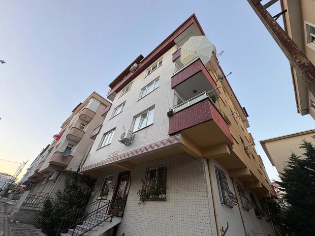 ALTINŞEHIR METROYA YÜRÜME MESAFESINDE | 180 M² 4+2 DUBLEKS