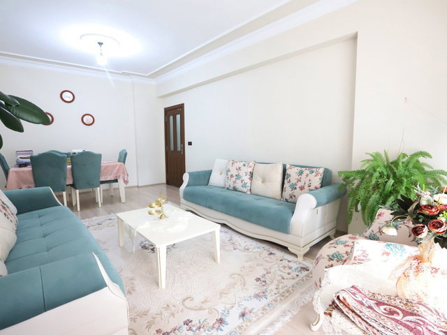 TALAS MEVLANA DA MÜKEMMEL LOKASYON DA SATILIK 3+1 DAİRE