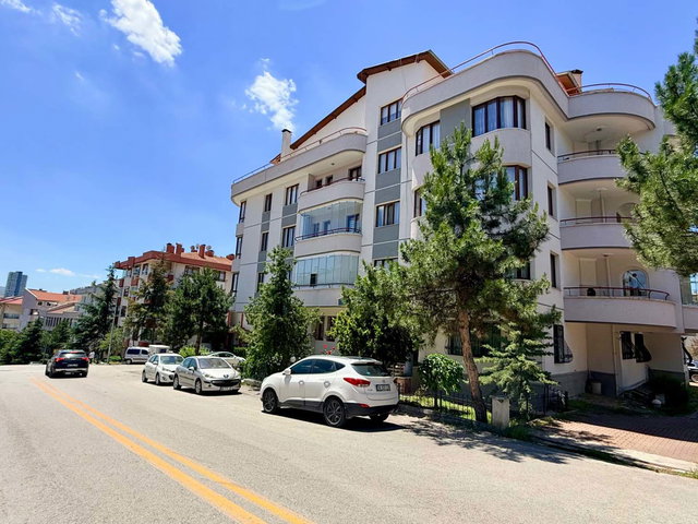 ÇANKAYA BİRLİK ŞEHİT KURBANİ AKBOĞA SK. FUL YAPILI 4+1 DAİRE ASANSÖRLÜ
