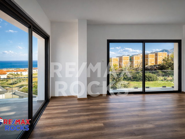 GIRNE ESENTEPE'DE SATILIK MODERN VILLA - EŞSIZ DENIZ VE DOĞA MANZARASI