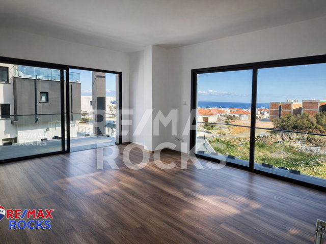 GIRNE ESENTEPE'DE SATILIK MODERN VILLA - EŞSIZ DENIZ VE DOĞA MANZARASI