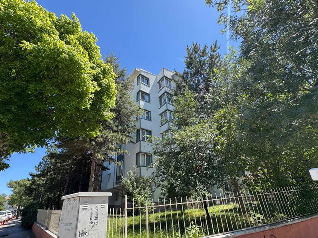 PETEK SİTESİNDE İÇİ FULL YENİLENMİŞ KONFORLU SATILIK DAİRE