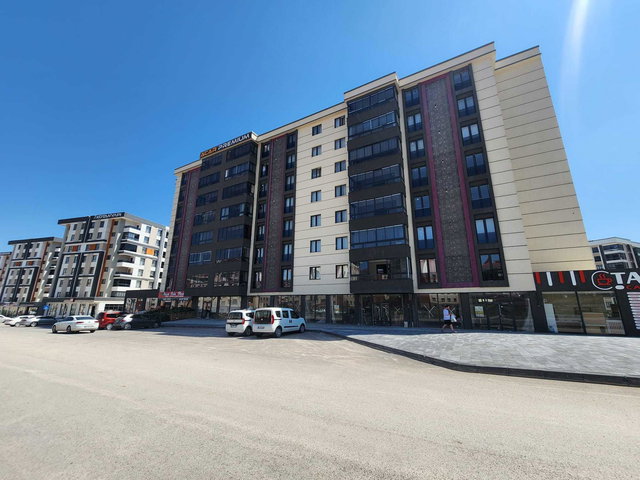REMAX İLKE'DEN YILDIZKENT GÜZEL KONUMDA 3+1 LÜX SATILIK DAİRE