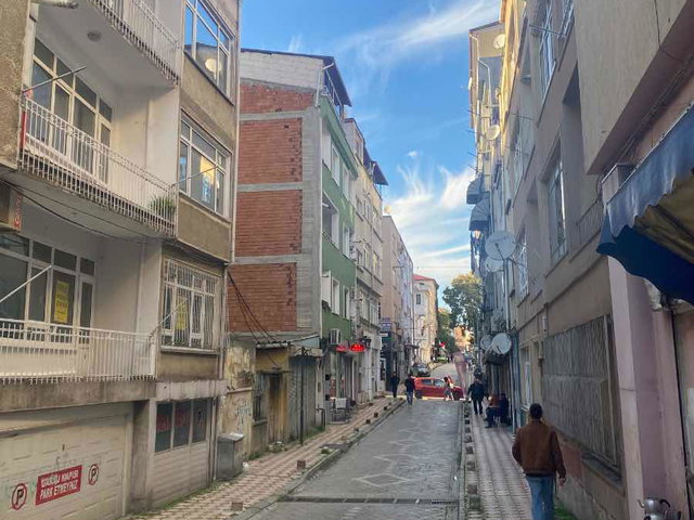 REMAX KUZEY'DEN ÇİFTLİK CADDESİNDE KİRALIK 2+1